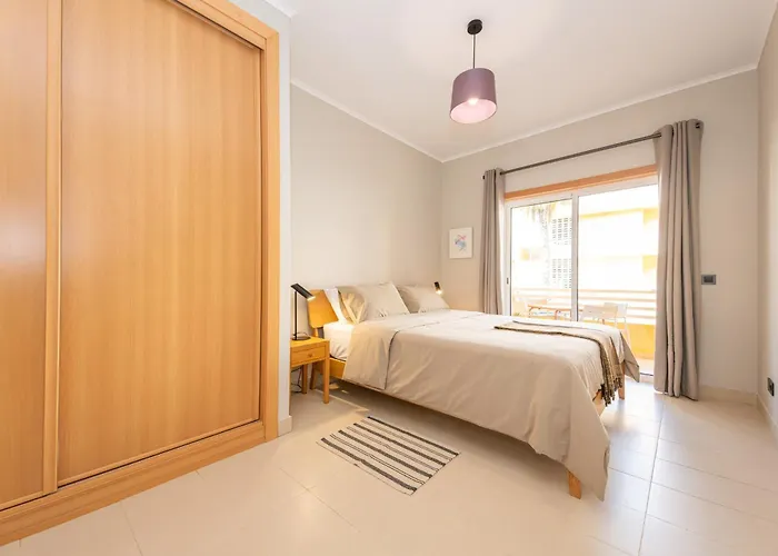 Casa Amarela - With Pool, Close To Beaches, Golf And Nature - Conceicao E De شقة *