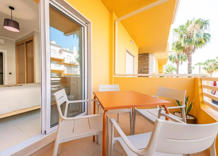 Casa Amarela - With Pool, Close To Beaches, Golf And Nature - Conceicao E De شقة *