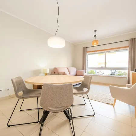 アパート Casa Amarela - With Pool, Close To Beaches, Golf And Nature - Conceicao E De タヴィラ