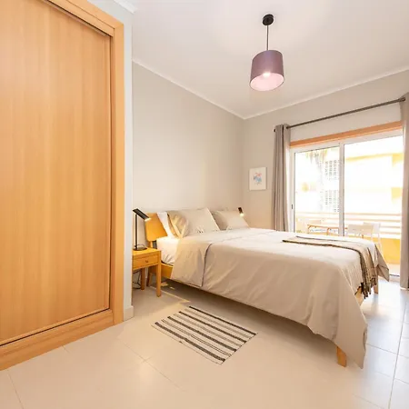 Casa Amarela - With Pool, Close To Beaches, Golf And Nature - Conceicao E De アパート *