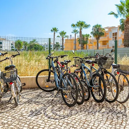 アパート Casa Amarela - With Pool, Close To Beaches, Golf And Nature - Conceicao E De タヴィラ