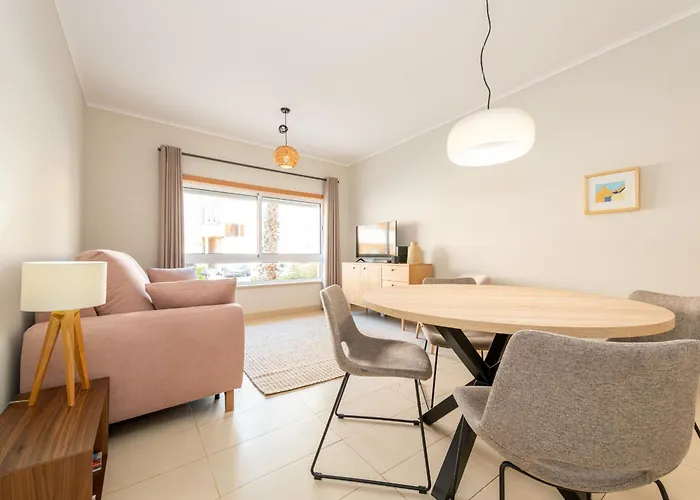 Casa Amarela - With Pool, Close To Beaches, Golf And Nature - Conceicao E De