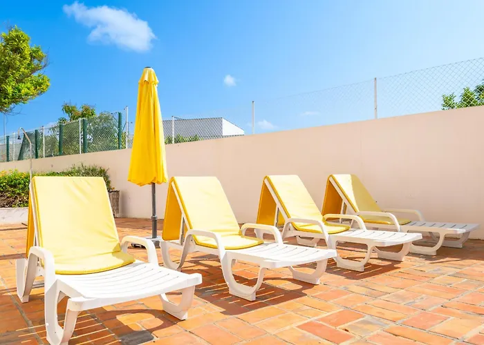 Casa Amarela - With Pool, Close To Beaches, Golf And Nature - Conceicao E De