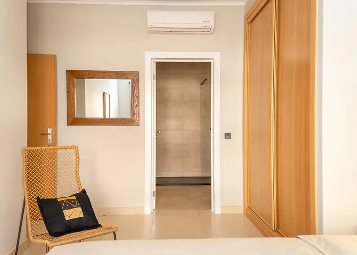 아파트 Casa Amarela - With Pool, Close To Beaches, Golf And Nature - Conceicao E De 타비라