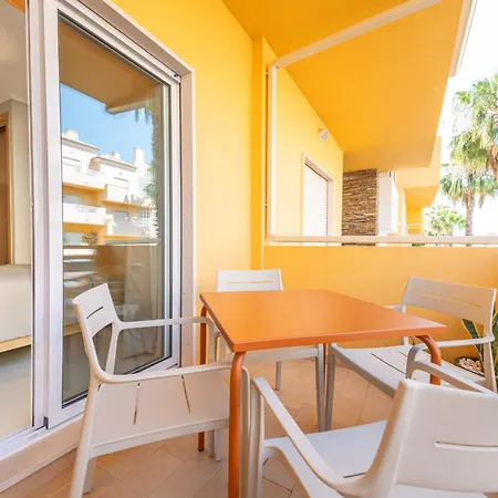 Casa Amarela - With Pool, Close To Beaches, Golf And Nature - Conceicao E De Lejlighed *