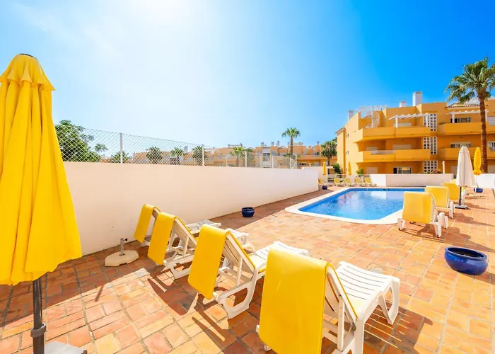 Apartment Casa Amarela - With Pool, Close To Beaches, Golf And Nature - Conceicao E De *